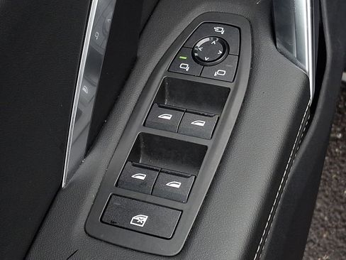 Used 2025 BMW X1 xDrive28i w/ Technology Package image 24