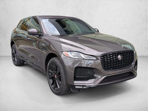 Used 2022 Jaguar F-PACE S image 3