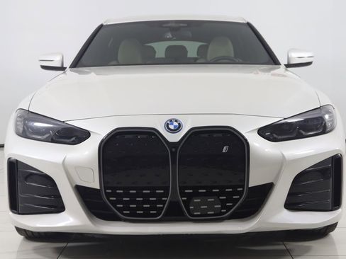 Used 2022 BMW i4 eDrive40 w/ M Sport Package image 61