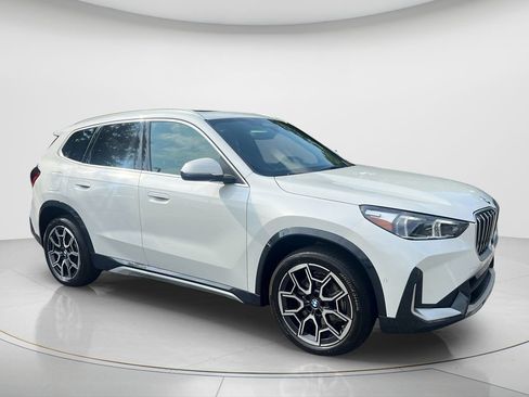 Used 2026 BMW X1 xDrive28i w/ Technology Package AWD/4WD image 3