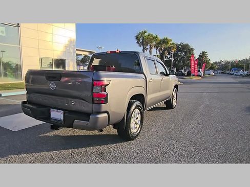 Used 2024 Nissan Frontier SV w/ Technology Package image 34