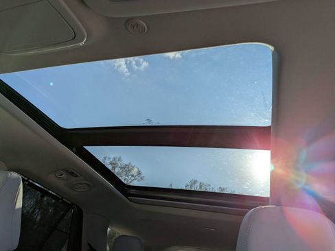 Used 2025 Ford Explorer Platinum w/ Ultimate Package image 22