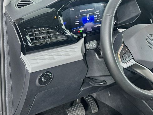 Used 2024 Volkswagen Taos S FWD image 17