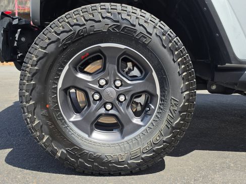 Used 2023 Jeep Gladiator Rubicon w/ LED Lighting Group AWD/4WD image 13