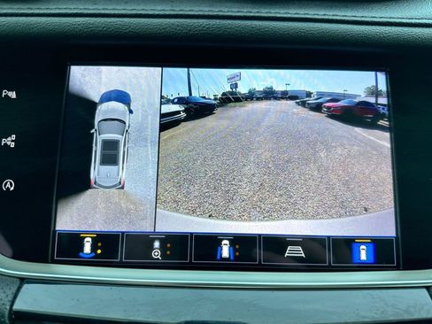 Used 2023 Cadillac XT5 Premium Luxury w/ Technology Package FWD image 11
