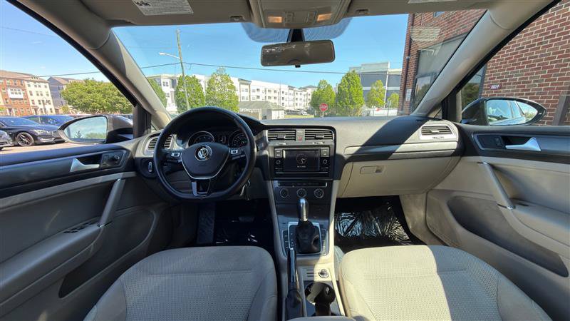 Used 2018 Volkswagen Golf SportWagen FWD image 23