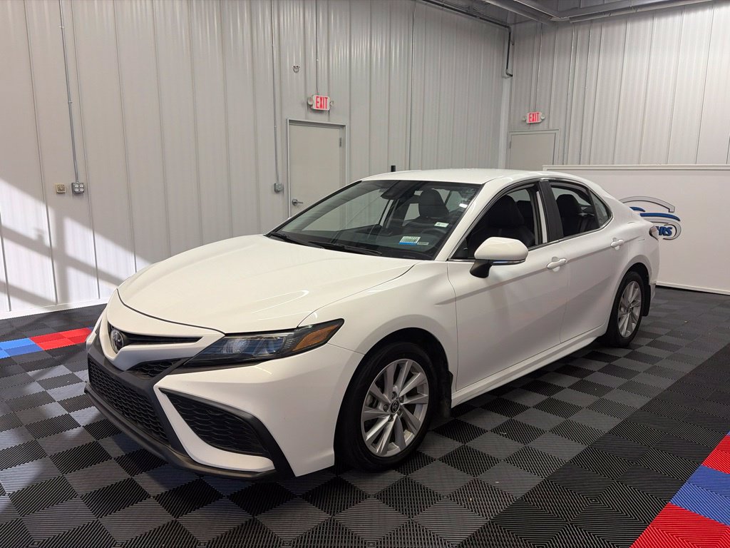 Used 2024 Toyota Camry SE FWD image 6