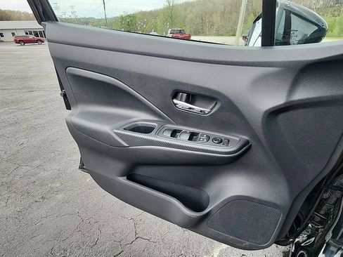 Used 2023 Nissan Versa SV FWD image 22