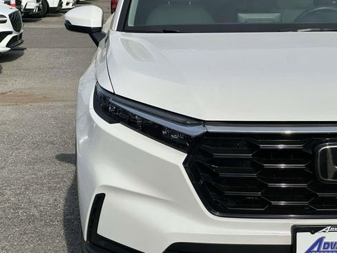 Used 2025 Honda CR-V EX-L image 10