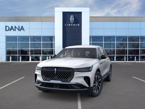 New 2025 Lincoln Nautilus Premier image 2