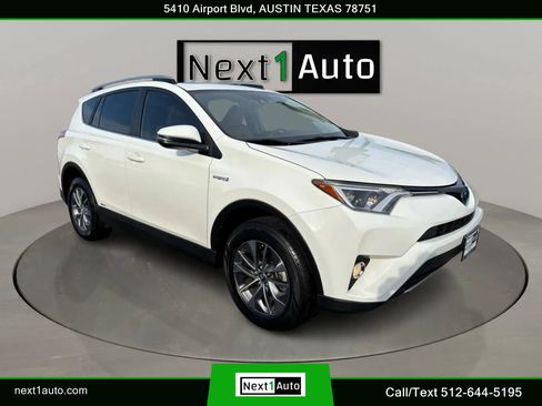Used 2018 Toyota RAV4 XLE image 2