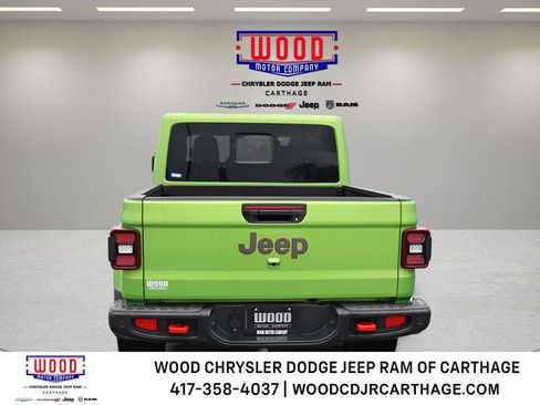 Used 2025 Jeep Gladiator Rubicon AWD/4WD image 4