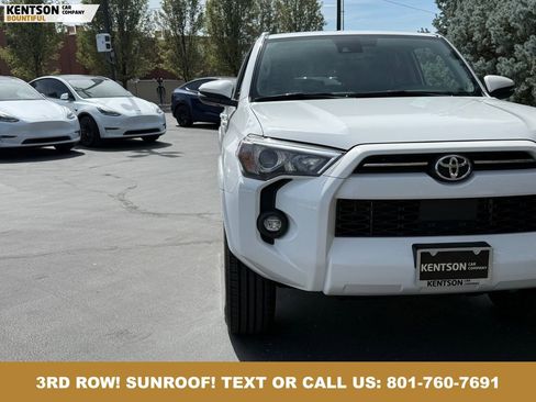 Used 2024 Toyota 4Runner SR5 Premium w/ Moonroof Package AWD/4WD image 13