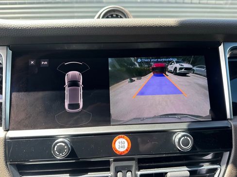 Certified 2023 Porsche Macan Turbo image 32