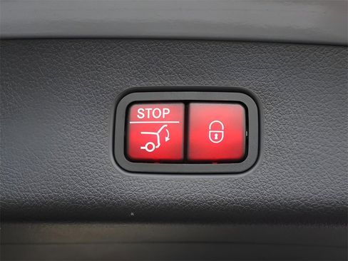 Certified 2024 Mercedes-Benz GLC 300 4MATIC image 18