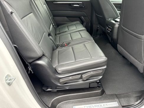 Certified 2025 Chevrolet Suburban Z71 image 15