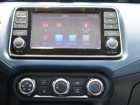 Used 2025 Nissan Versa SV w/ Trunk Package FWD image 20