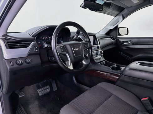 Used 2017 GMC Yukon SLE w/ SLE Value Package AWD/4WD image 9