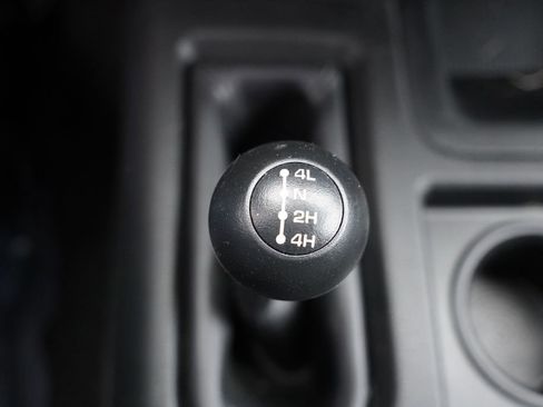 Used 2018 RAM 2500 Tradesman w/ Chrome Appearance Group image 26