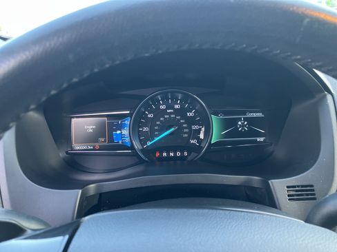 Used 2017 Ford Explorer XLT w/ Equipment Group 201A AWD/4WD image 23