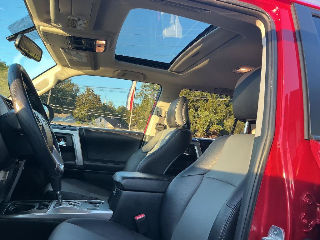 Used 2018 Toyota 4Runner SR5 Premium RWD image 16