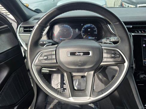 Used 2023 Jeep Grand Cherokee Altitude AWD/4WD image 28