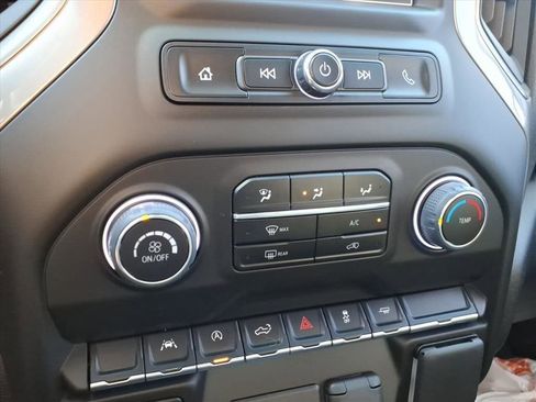 Used 2023 Chevrolet Silverado 1500 Custom image 15