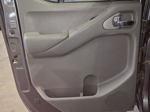 Used 2018 Nissan Frontier SV AWD/4WD image 29