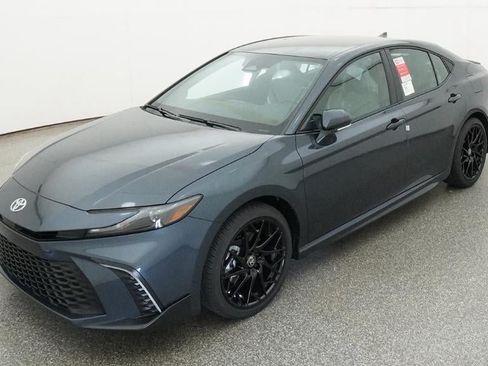 New 2026 Toyota Camry SE FWD image 1