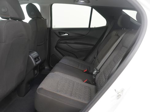 Used 2024 Chevrolet Equinox LT AWD/4WD image 16