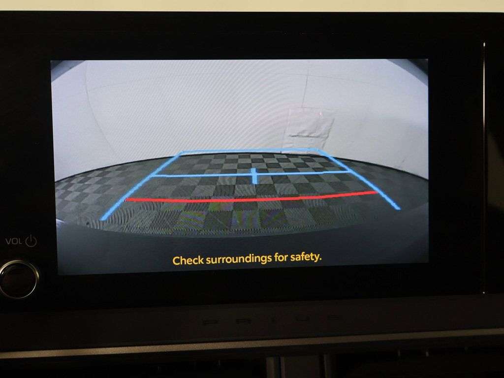 Used 2025 Toyota Prius LE FWD image 33