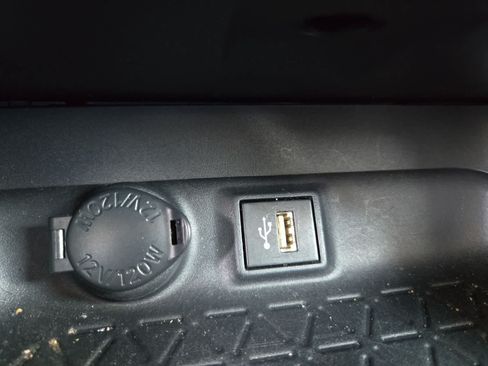 Used 2024 Toyota RAV4 XLE FWD image 27