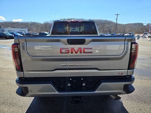Used 2025 GMC Sierra 2500 AT4 w/ AT4 Premium Plus Package image 6