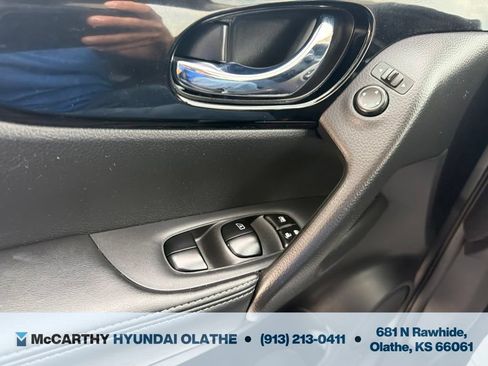 Used 2017 Nissan Rogue Sport SV w/ SV Premium Package AWD/4WD image 31
