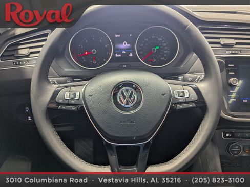 Used 2020 Volkswagen Tiguan SE w/ Panoramic Sunroof Package FWD image 19