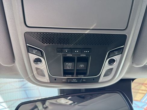 Used 2016 Honda Pilot Elite image 18