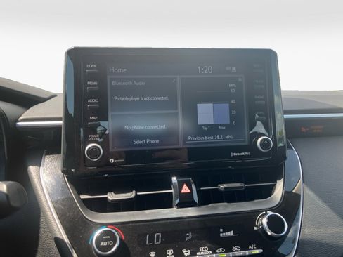 Used 2022 Toyota Corolla LE image 21