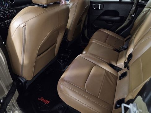 Used 2020 Jeep Gladiator Overland w/ Popular Equipment Package image 30