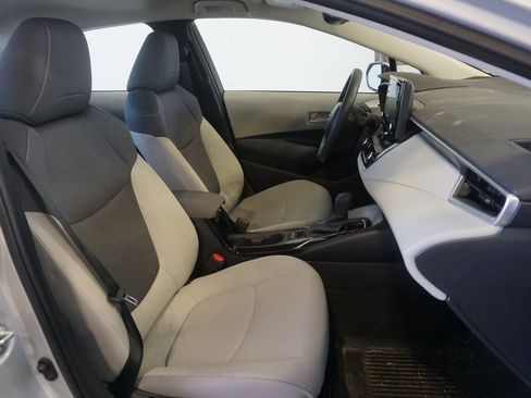 Used 2022 Toyota Corolla LE image 18