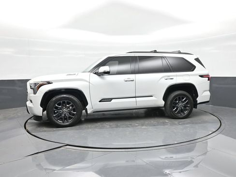 Used 2023 Toyota Sequoia Platinum AWD/4WD image 22
