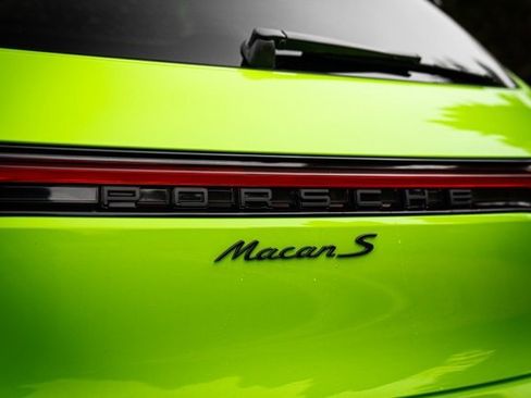 Used 2022 Porsche Macan S w/ Premium Package Plus image 17