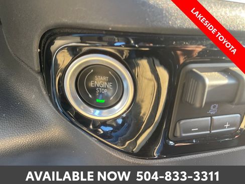 Used 2022 Chevrolet Silverado 1500 LT Trail Boss w/ LT Trail Boss Premium Package AWD/4WD image 32