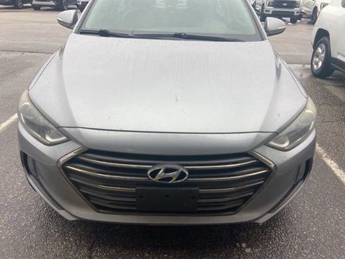 Used 2017 Hyundai Elantra Limited w/ Limited Tech Package 04 image 1