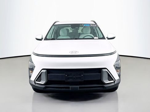 Used 2024 Hyundai Kona SEL AWD/4WD image 2