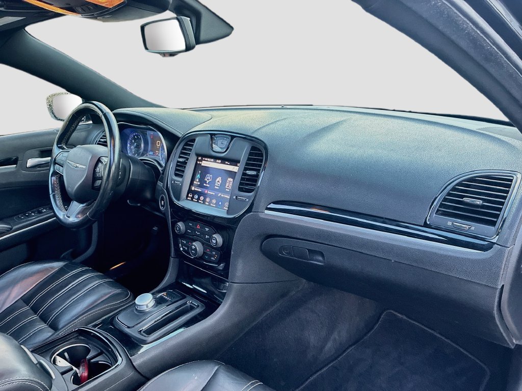 Used 2022 Chrysler 300 S RWD image 30