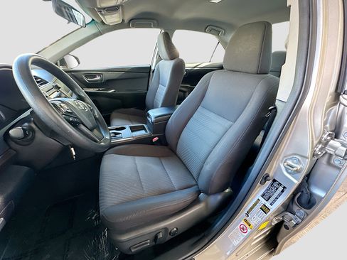 Used 2016 Toyota Camry LE image 19