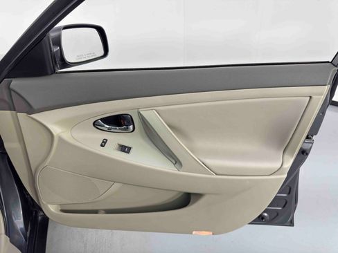 Used 2011 Toyota Camry LE w/ LE Extra-Value Pkg image 32