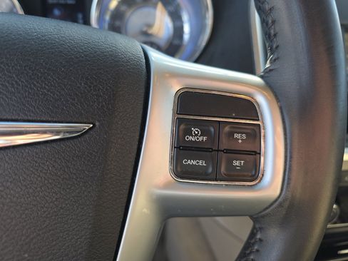 Used 2012 Chrysler 300 Limited image 15