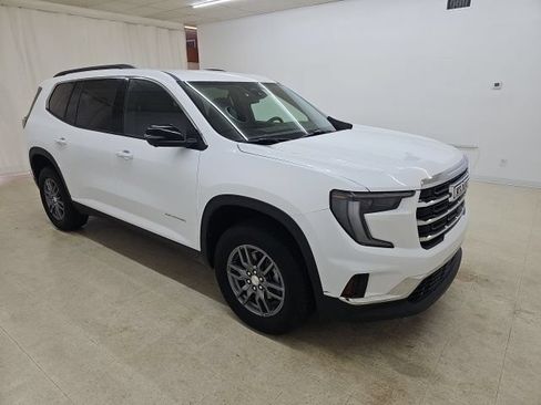 Used 2025 GMC Acadia Elevation FWD image 3