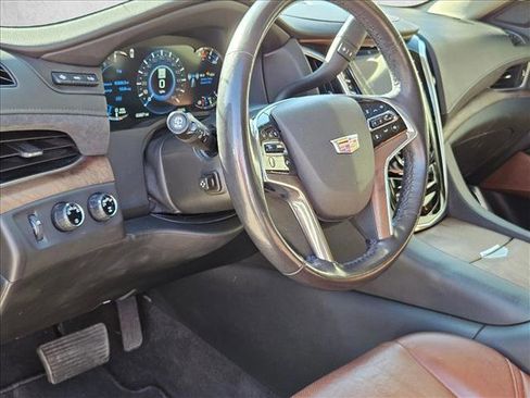 Used 2020 Cadillac Escalade ESV Luxury w/ Escalade Sport Edition image 7